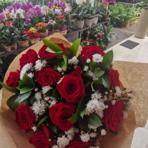 Buque redondo 12 rosas kraft