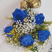 Buque ramalhete 5 rosas azuis