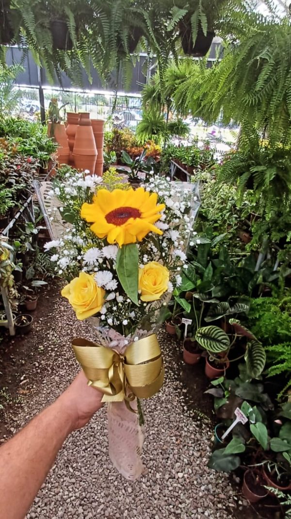 Buque girassol + rosa amarelo
