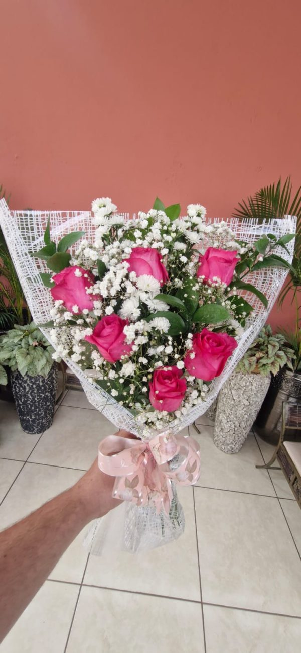 buque ramalhete 6 rosas cor de rosa - Imagem 2