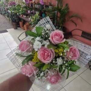 buque 6 rosas cor de rosas