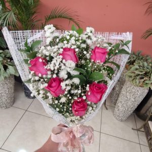 buque ramalhete 6 rosas cor de rosa